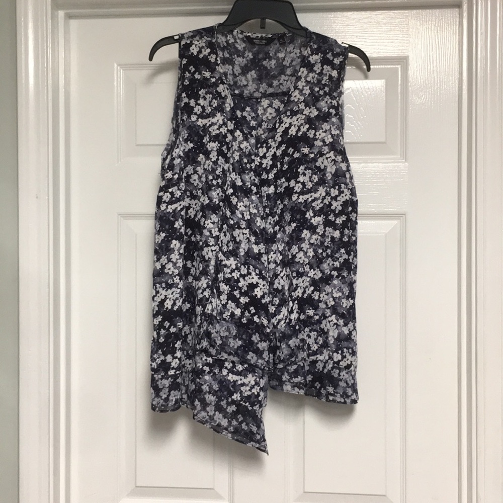 Simply Vera ruffle front blouse